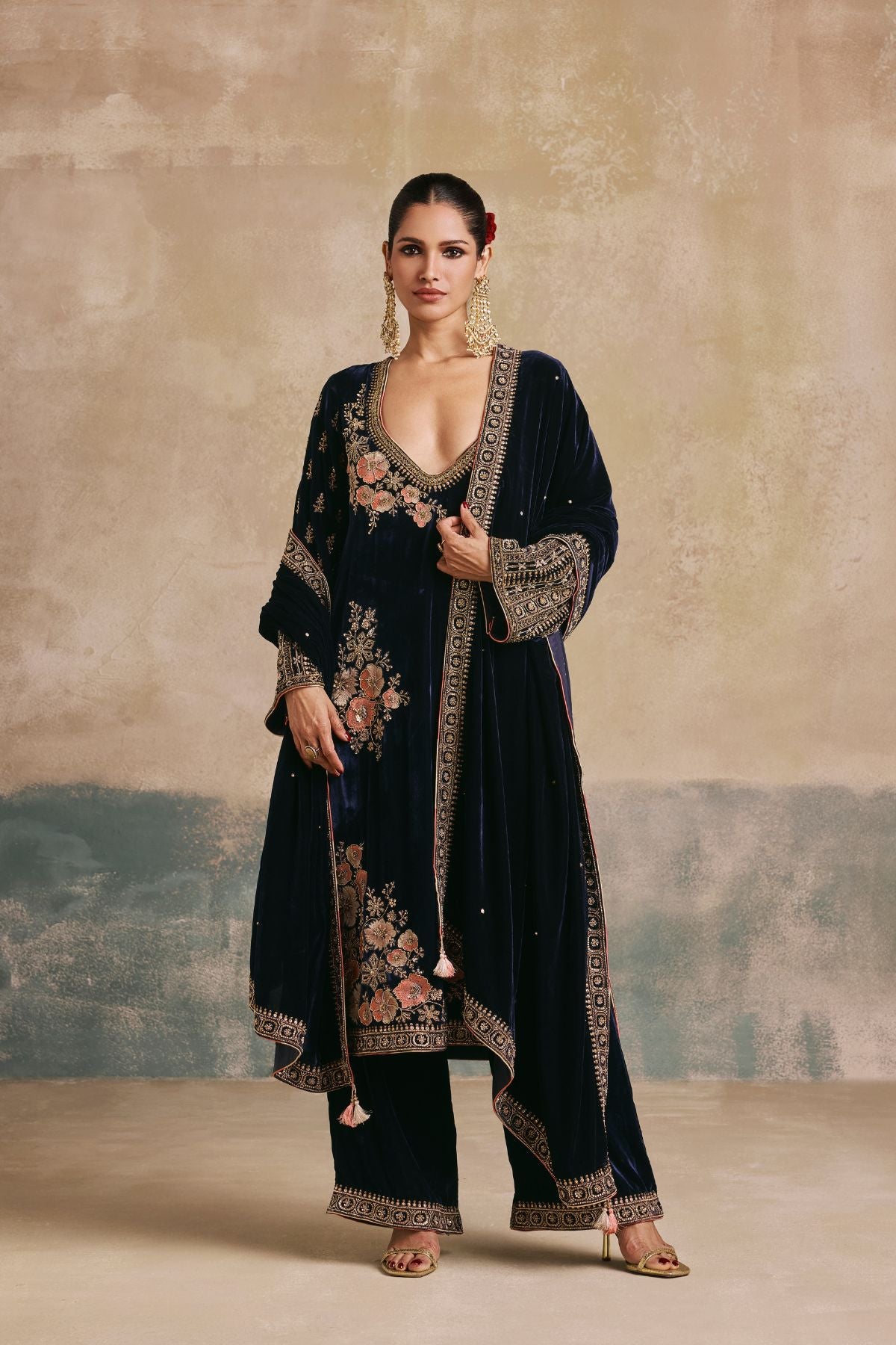 Gulbano Velvet Kurta Set