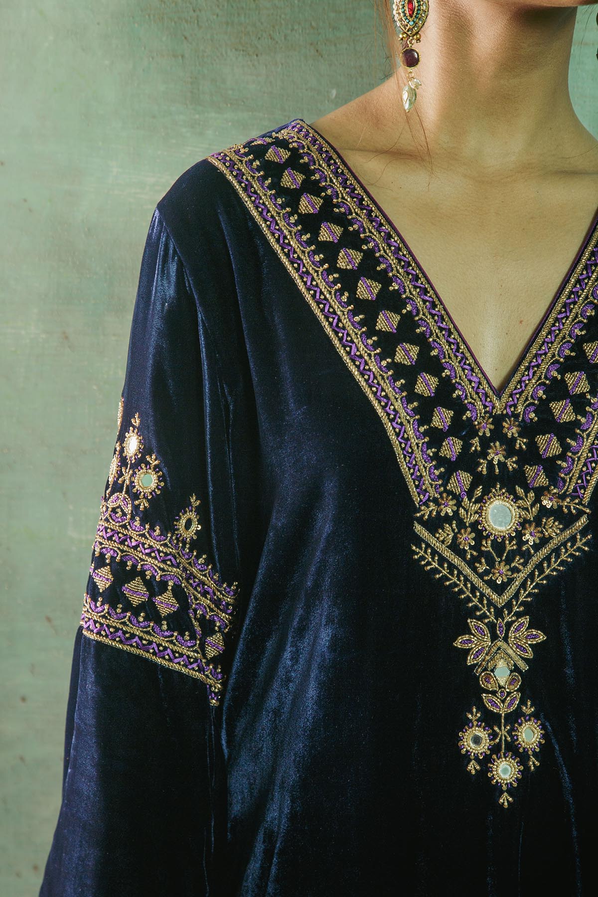 Khwaab Zardozi Embroidered Kurta Set