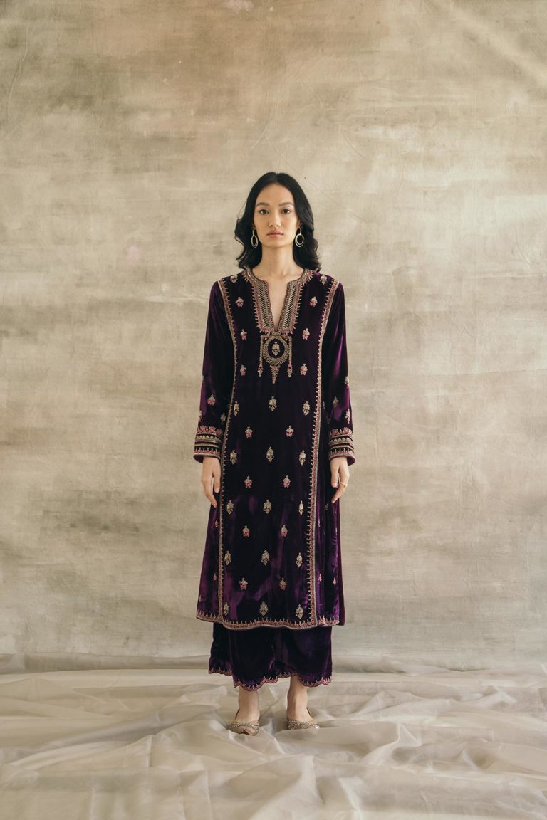 Velvet Mughal Motif Kurta Set-RTS