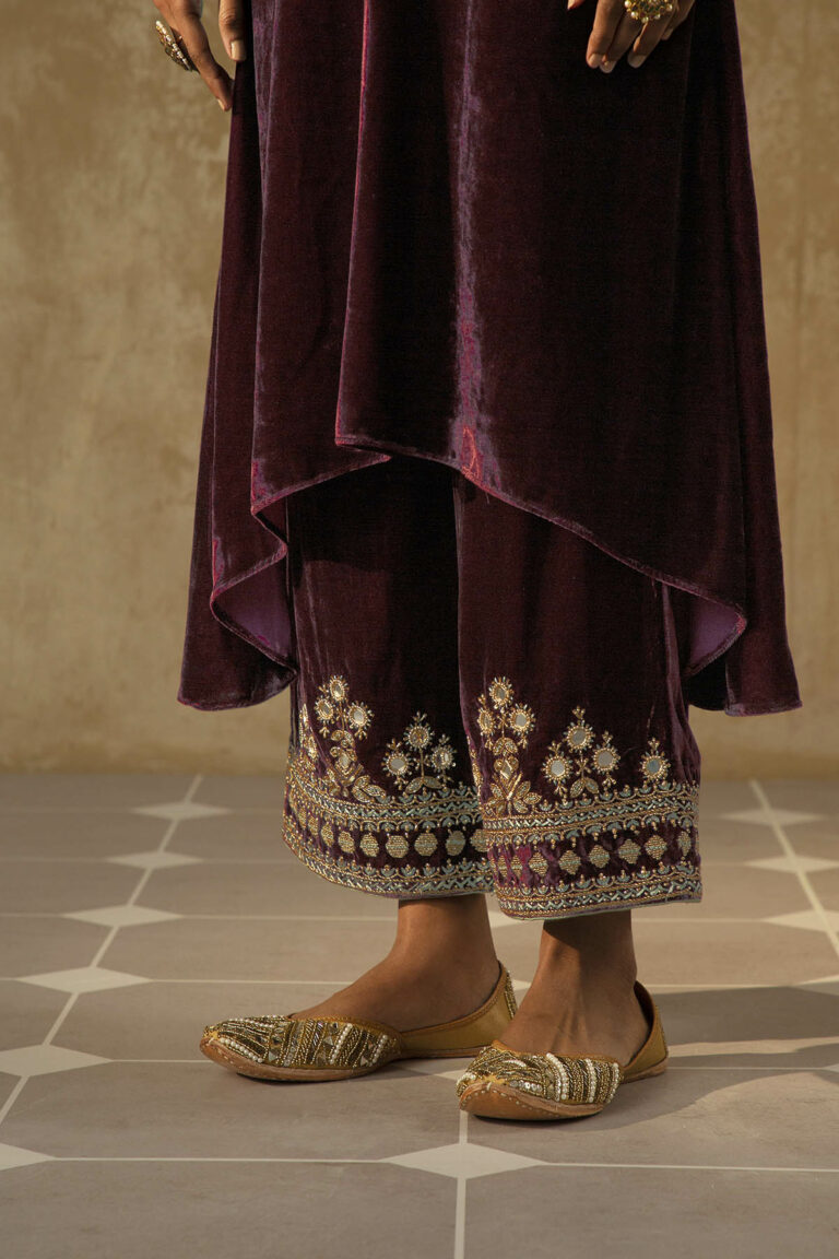 Khwaab Zardozi Embroidered Kurta Set